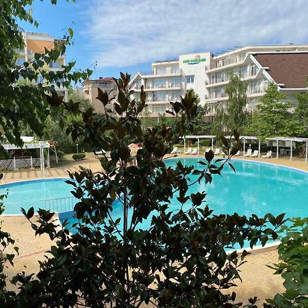 Yves 2 Bed Apart At Sun Village Sunny Beach Not Far Away From The Sea 外观 照片