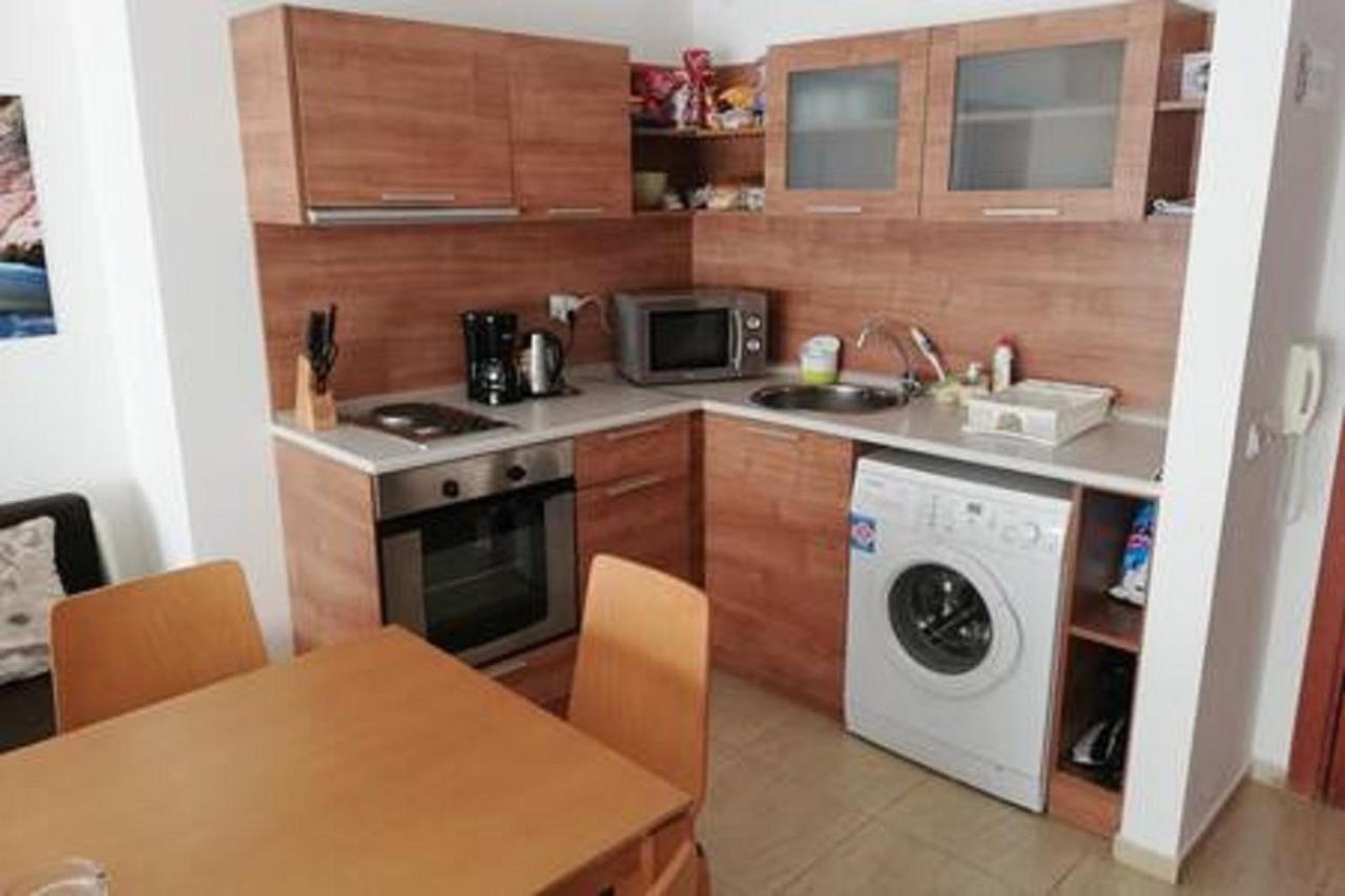 Yves 2 Bed Apart At Sun Village Sunny Beach Not Far Away From The Sea 外观 照片