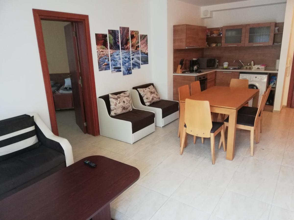 Yves 2 Bed Apart At Sun Village Sunny Beach Not Far Away From The Sea 外观 照片
