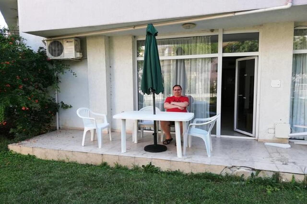 Yves 2 Bed Apart At Sun Village Sunny Beach Not Far Away From The Sea 外观 照片