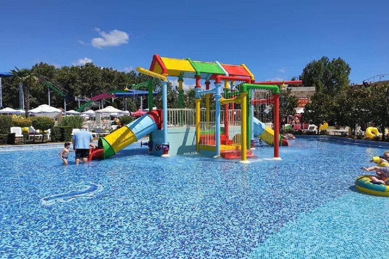 Yves 2 Bed Apart At Sun Village Sunny Beach Not Far Away From The Sea 外观 照片