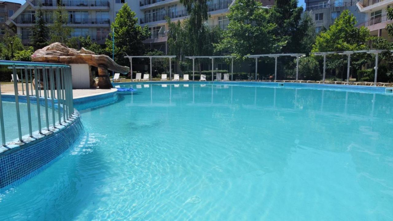 Yves 2 Bed Apart At Sun Village Sunny Beach Not Far Away From The Sea 外观 照片